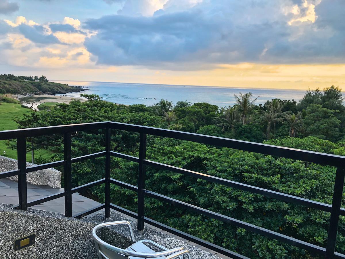 Tranquil Sea Hotel Kenting Exteriör bild